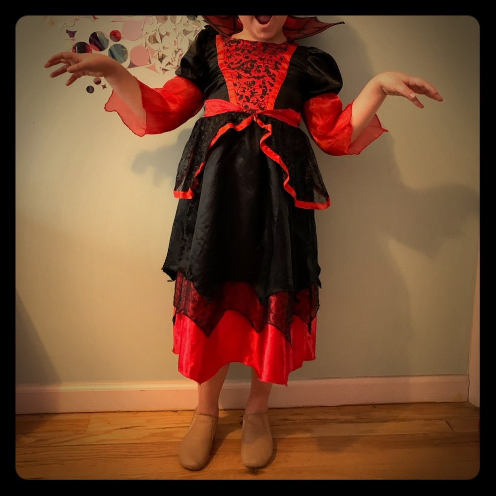 Halloween Girls Vampire costume (size S)